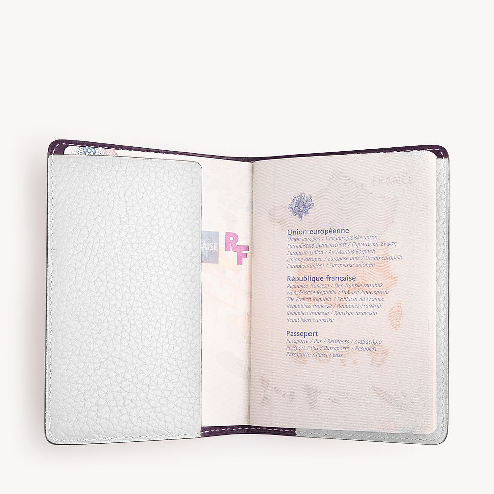 Miniature : White bullcalf leather luxury passport cover made in France