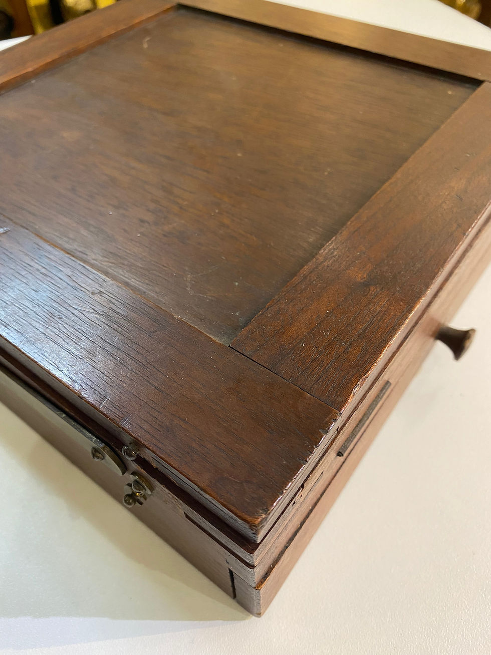 Miniature : Pupitre à retouches en bois - circa 1900