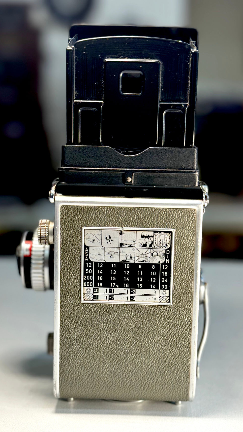 Thumbnail: Rolleiflex T1 Grey with Tessar 3.5/75 lens and case