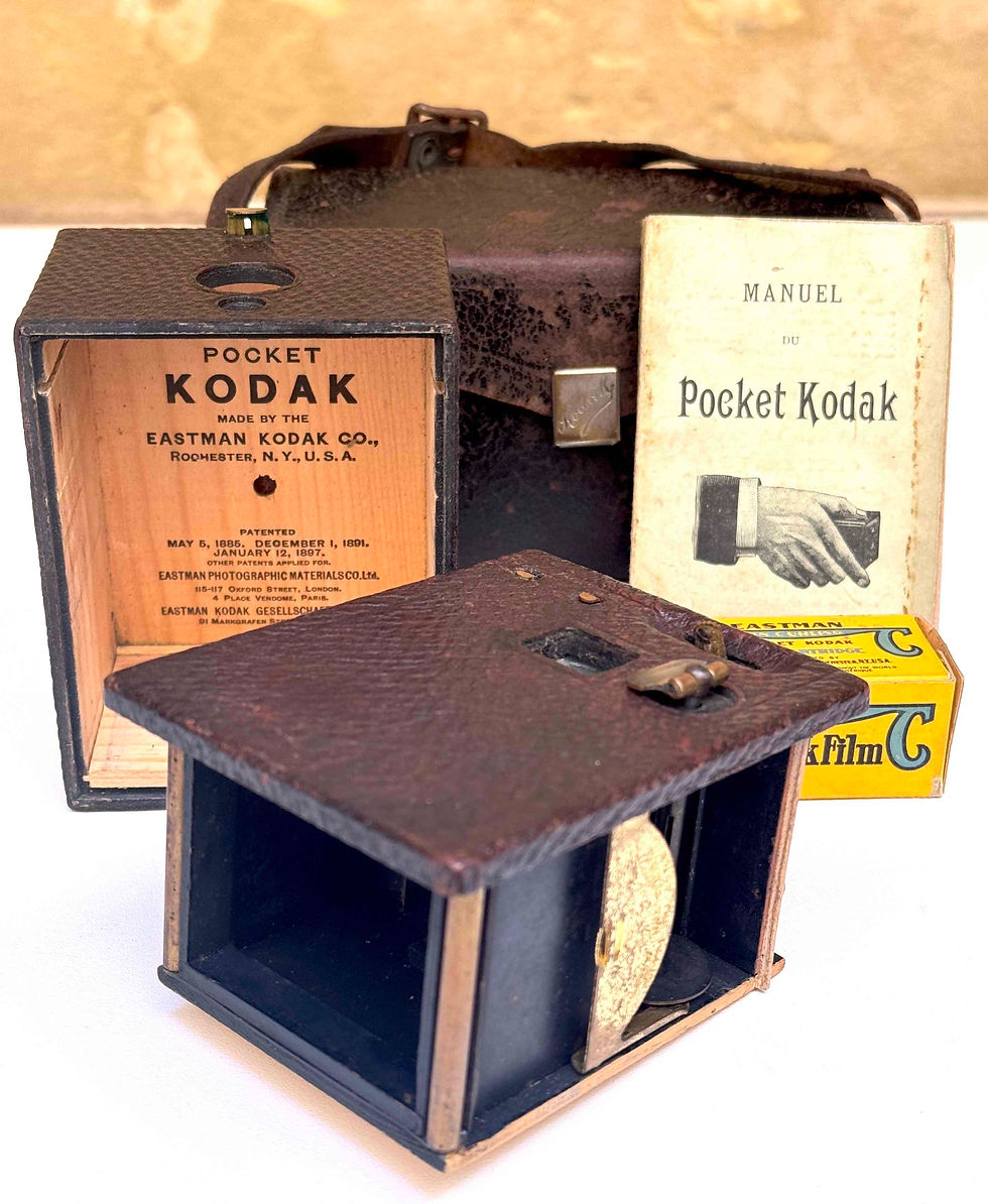 Miniature : Pocket Kodak Model'96 dans son étui d'origine, pellicule et mode d'emploi