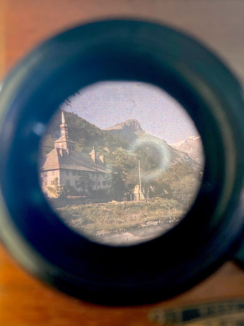 Thumbnail: Viewer of Unis France and 4 stereo autochromes circa 1920