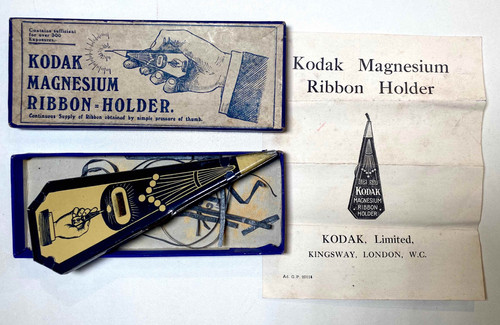 Flash Kodak Magnesium Ribbon Holder | La Valise Arlésine Flash Kodak Magnesium Ribbon Holder | La Valise Arlésine