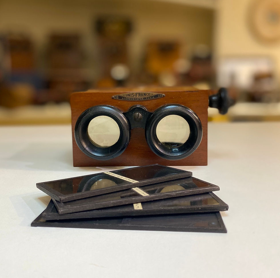 Thumbnail: Viewer of Unis France and 4 stereo autochromes circa 1920
