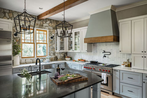 DEACON POND COTTAGE KITCHEN