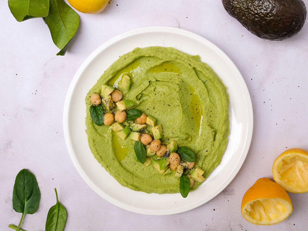 Hummus con spinaci e avocado