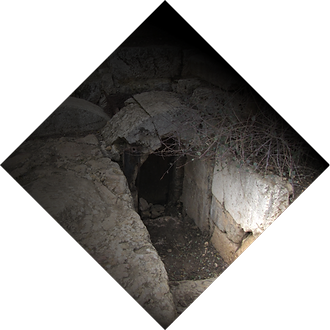 escape room tomb