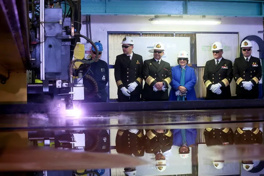 Construcción naval en auge: Comienza en Talcahuano el segundo buque multipropósito de la Armada, en un contexto de modernización portuaria