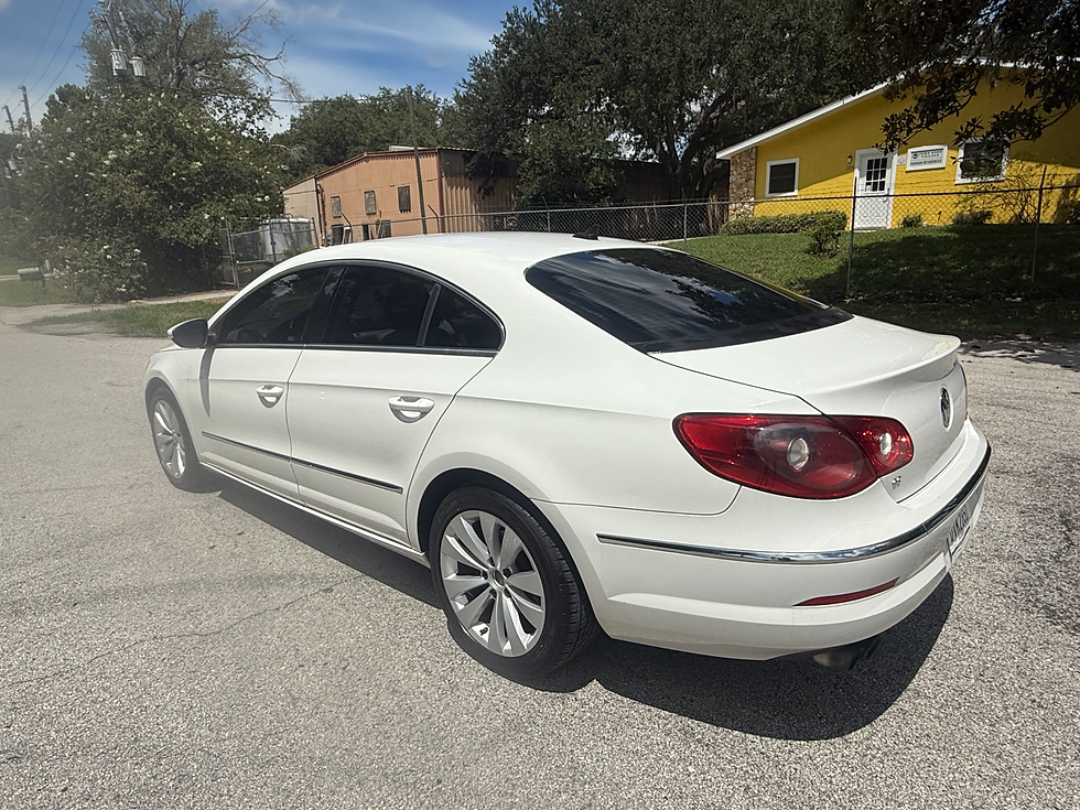 Thumbnail: Volkswagen CC 2011