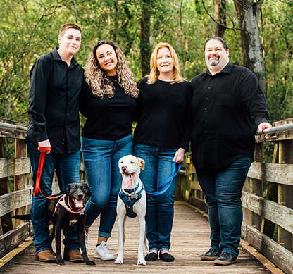Fiorentino Family with their dog