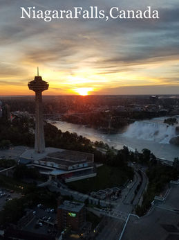 Skylon Tower and Niagara Falls at sunset. Text: "NiagaraFalls,Canada".