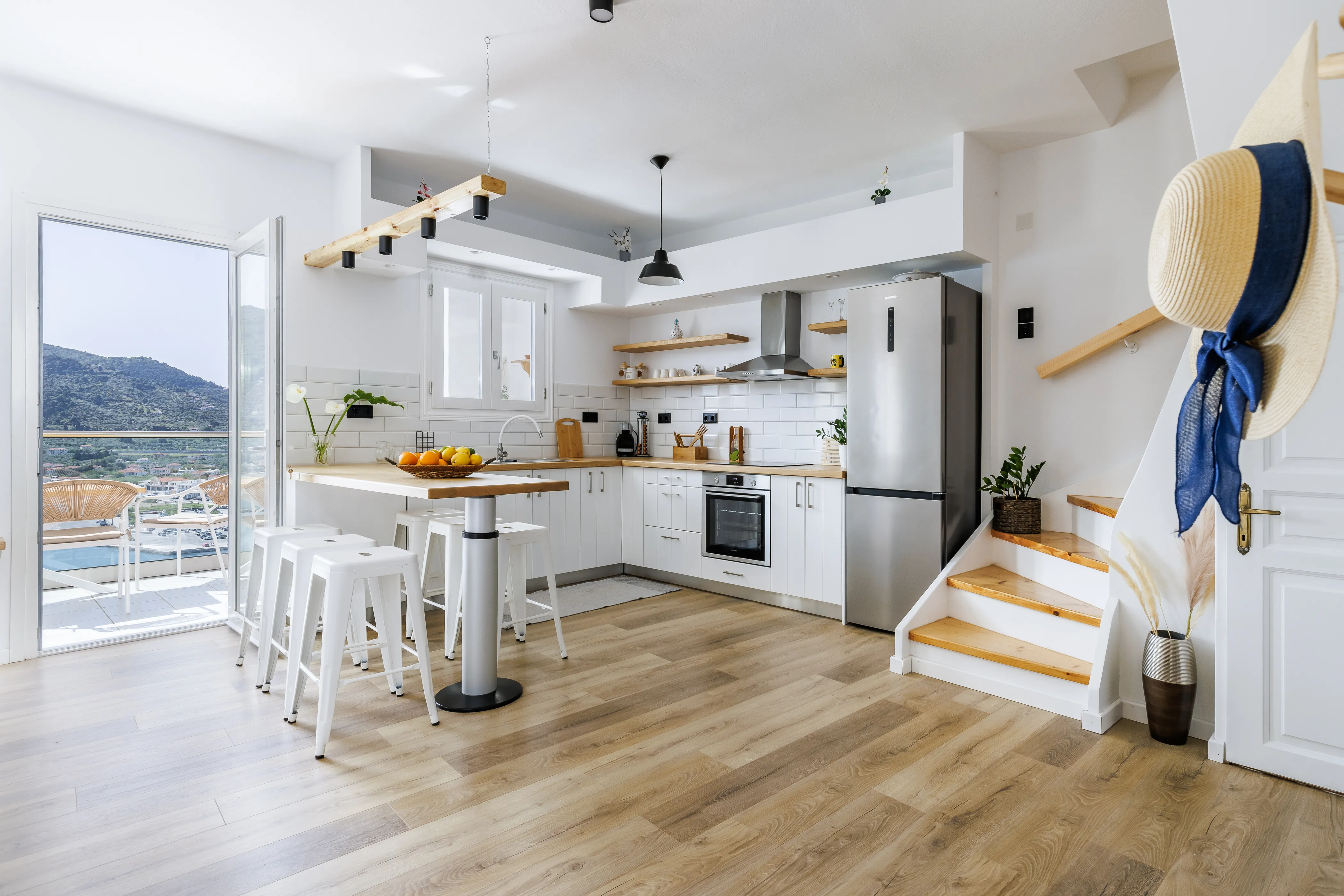 Koukou house 3-bedroom villa with a modern kitchen