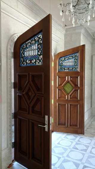 traditional stained glass, leaded glass, stained glass studio, Laura Goff Designs, Knoxville TN