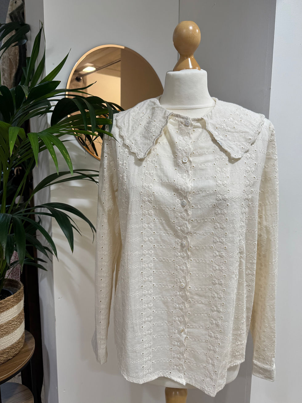 Miniature : Chemise brodée