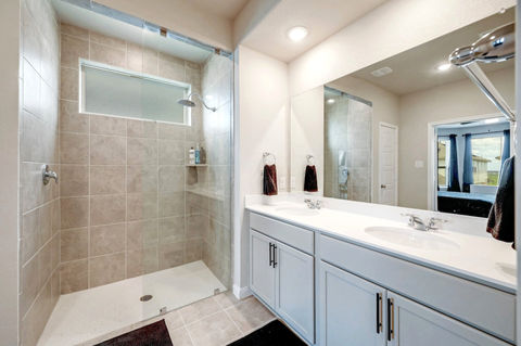 Crashpad master bathroom