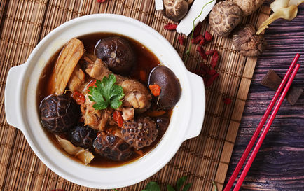 น่องไก่ตุ๋นยาจีน Easy Cooking by Tops