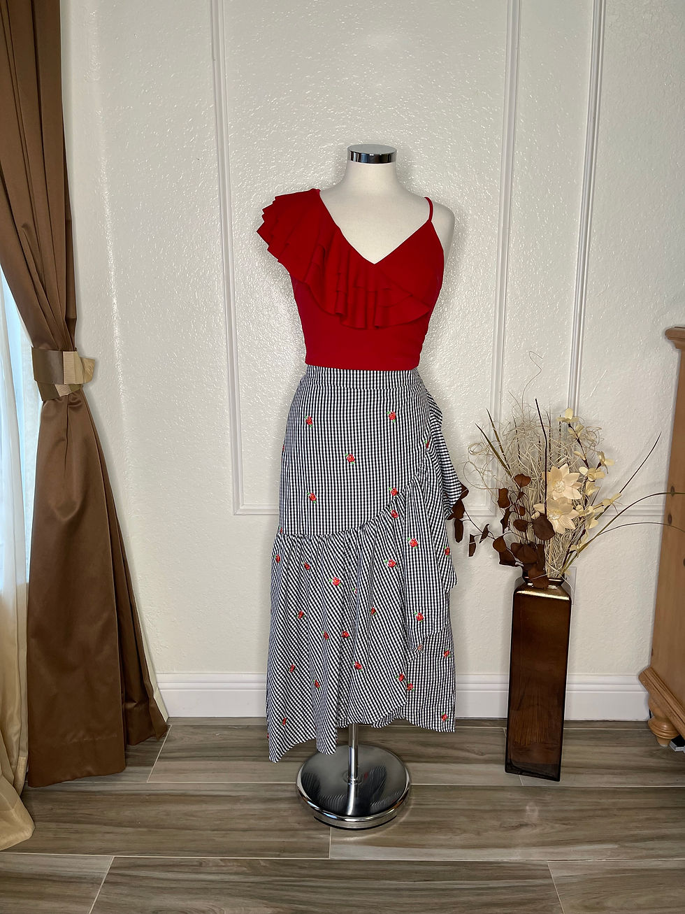 Miniatura: Solid Three Ruffled Right Shoulder Fashion Top