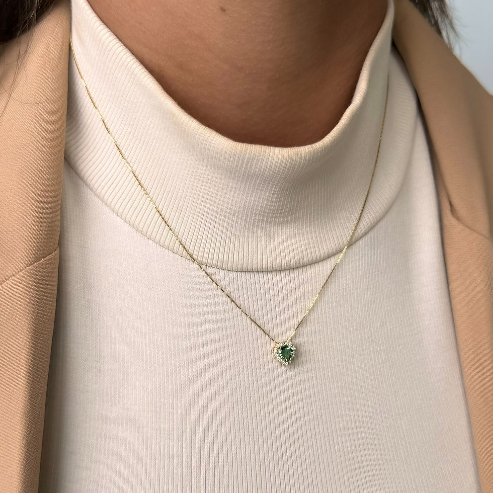 Gargantilha de coração de Topázio Azul e zircônias em ouro 18k.