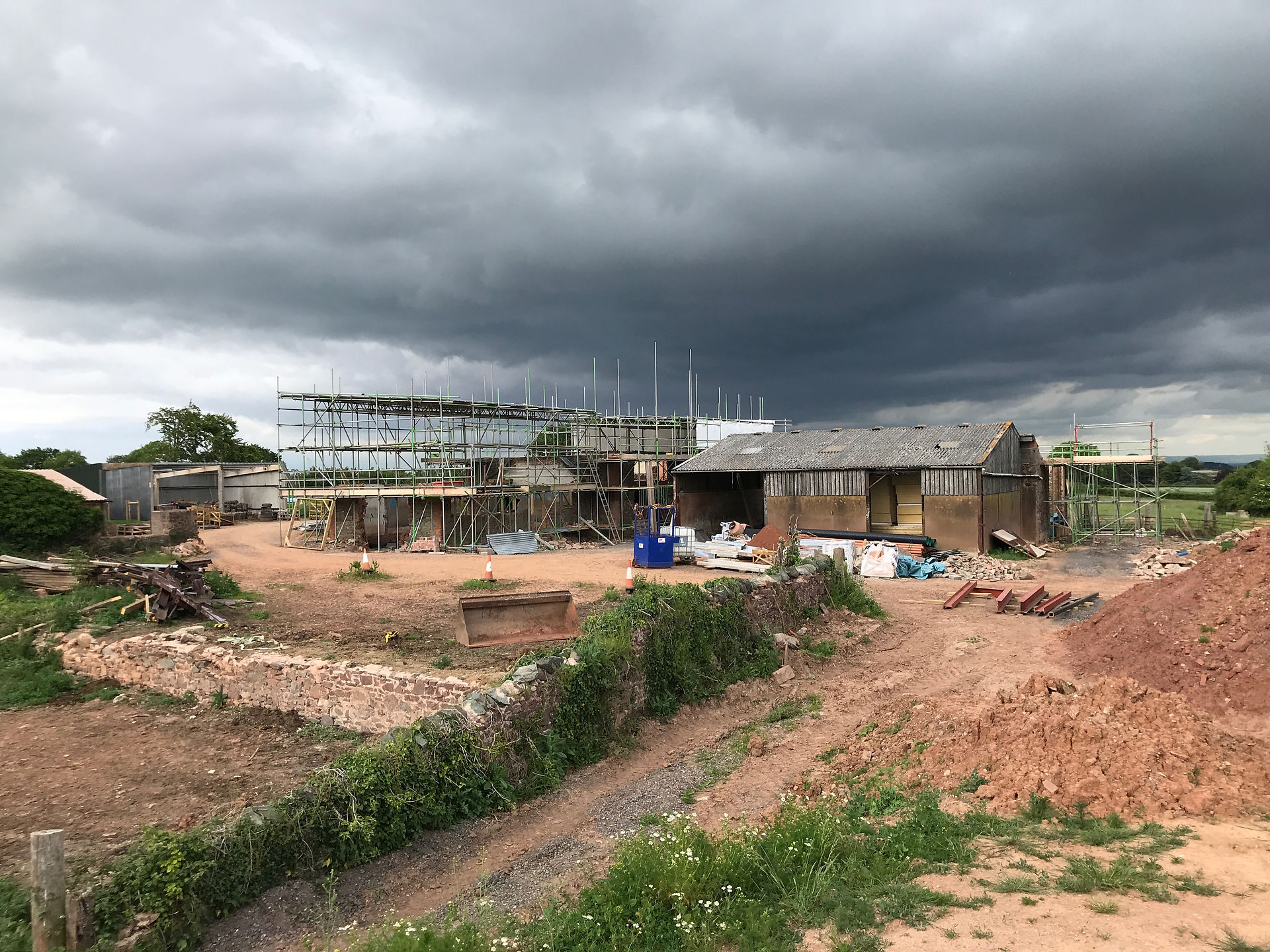 the scaffolding grows