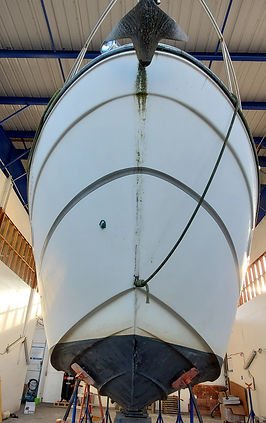 Aloha-marine-services-Polish-wax-before