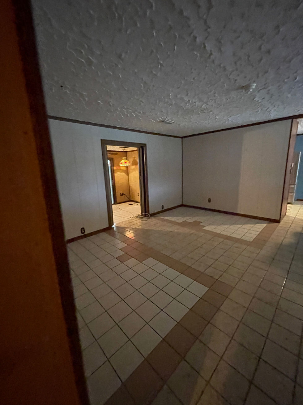 LIVING ROOM-Before