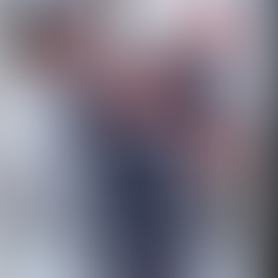 Feliz Navidad from singing grapes 🍇Cheers to Christmas magic and a New Year full of great wine and even better moments 🍷 ✨