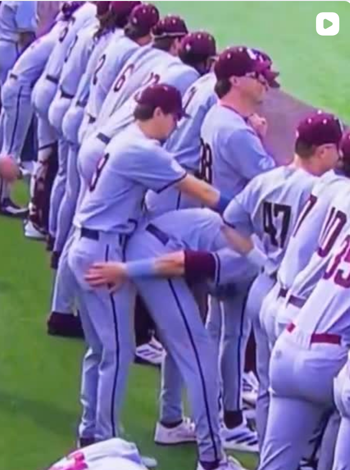 Guys being dudes ⚾️👀