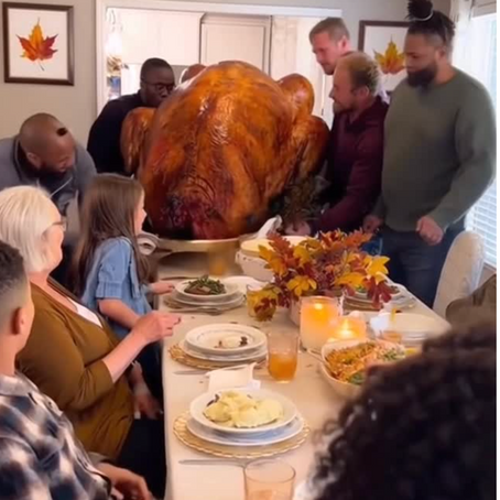 They really brought the biggest Thanksgiving turkey ever 🦃