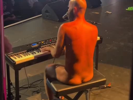 Nude Music 