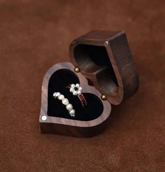 Thumbnail: Ring Boxes