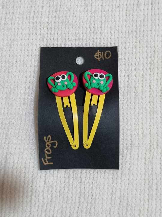 Thumbnail: Frog Hair Clips