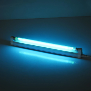 Does ultraviolet (UV) radiation from UV lamps kill mold?