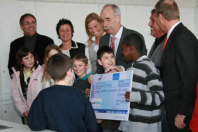 Scheckübergabe Karlsruher Schulen_13022008_016_neu.jpg