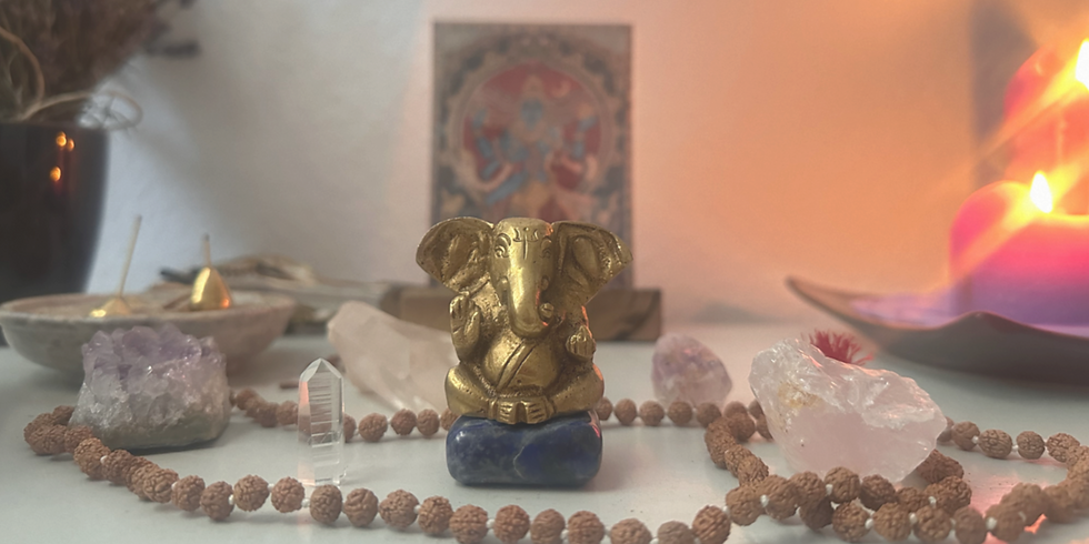 Ganesha Figur auf Altar