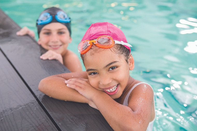 img-boy-girl-swim-flyer-Getty-525802745.jpg