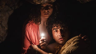 "Tempo" simboliza Shyamalan numa contradição artificial