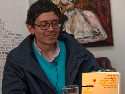 Conferencia "De política y religión sí se habla: La relación política y religión en Colombia en