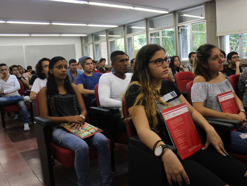 Bienvenida a los estudiantes de primer semestre de Filosofía