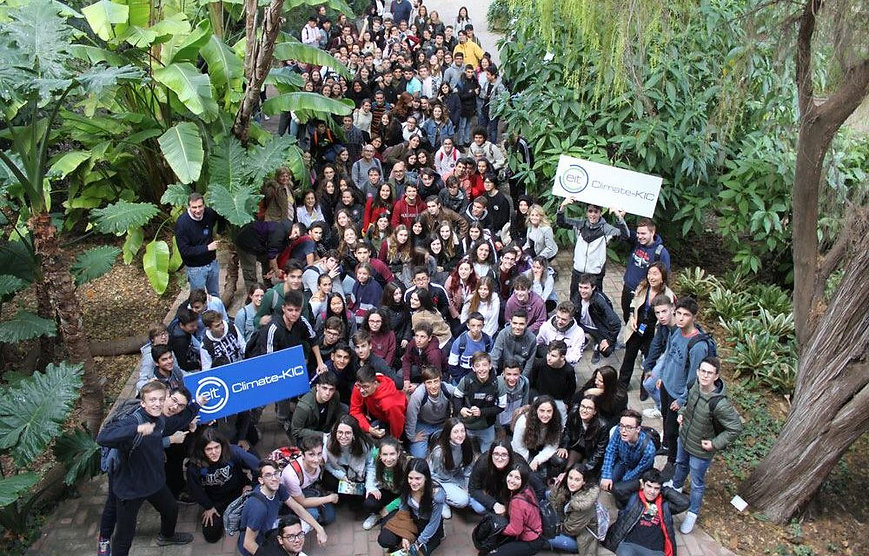 Valencia_Students-1000x640.jpeg