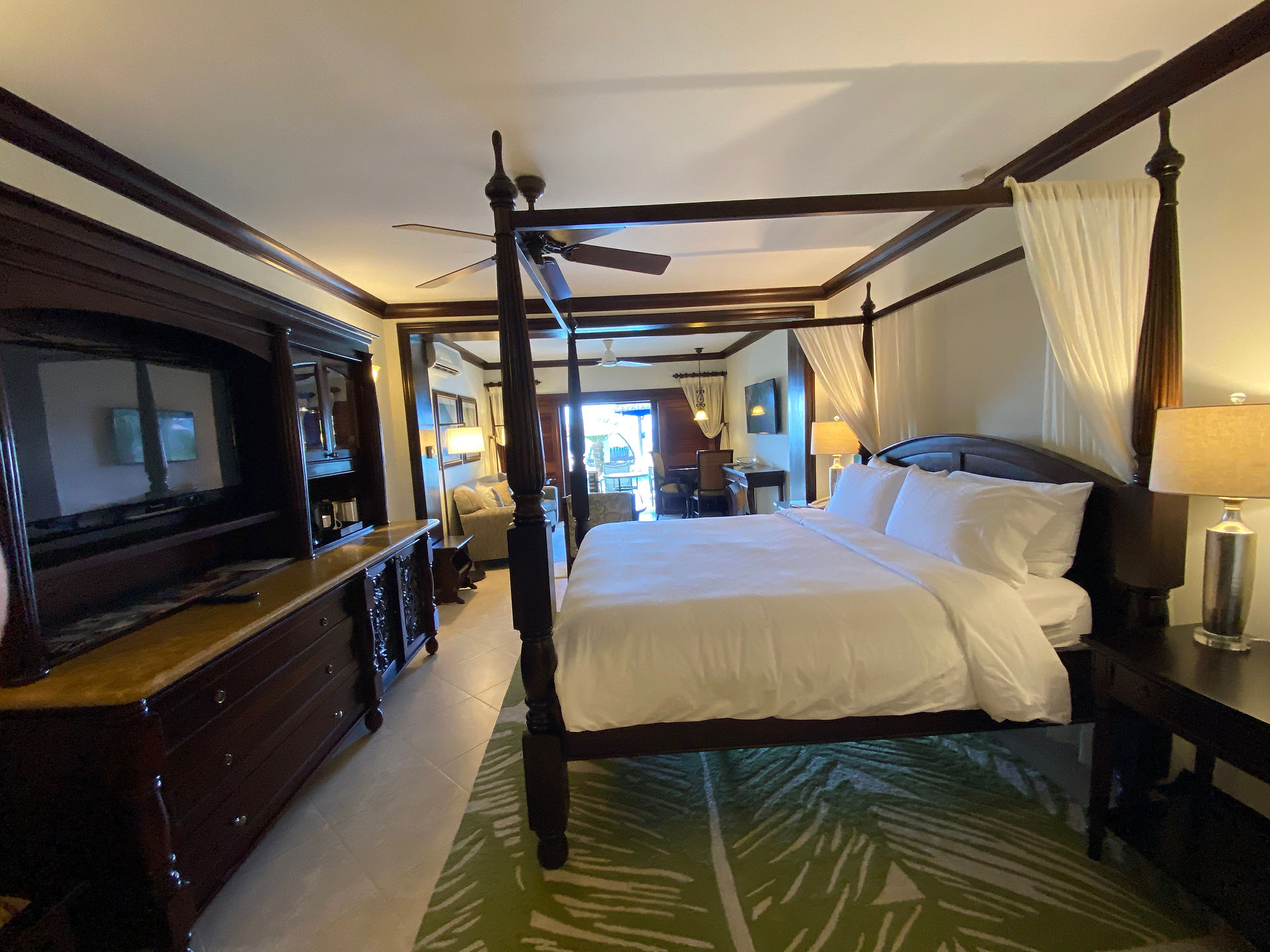 Swim-up Butler Suite