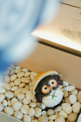 Japanese decoration at Sakura Hours Head Spa