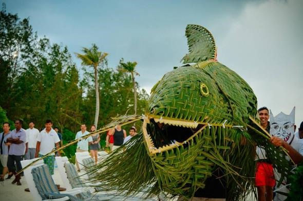 Миниатюра: Traditional Maldivian fish effigy from palm leaves