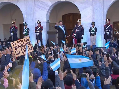 Milei desembarca en Córdoba para relanzar su campaña en medio de la tormenta política