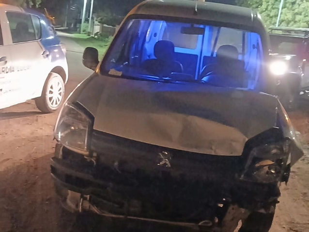 Choque, fuga y persecución: Dos jóvenes heridos tras un violento siniestro vial