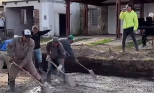 “Así sí voy a trabajar”: el inesperado momento en una obra que se volvió furor en redes