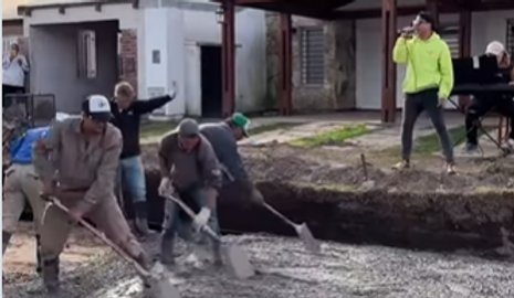 Así sí voy a trabajar: el inesperado momento en una obra que se volvió furor en redes
