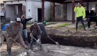 “Así sí voy a trabajar”: el inesperado momento en una obra que se volvió furor en redes