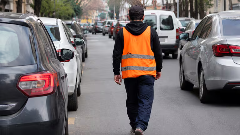Córdoba cambia el sistema de “naranjitas” y crece la polémica por el cobro digital