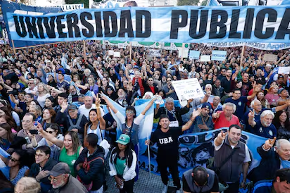 La universidad está liderando un nuevo movimiento social, advirtió Daniel Montoya
