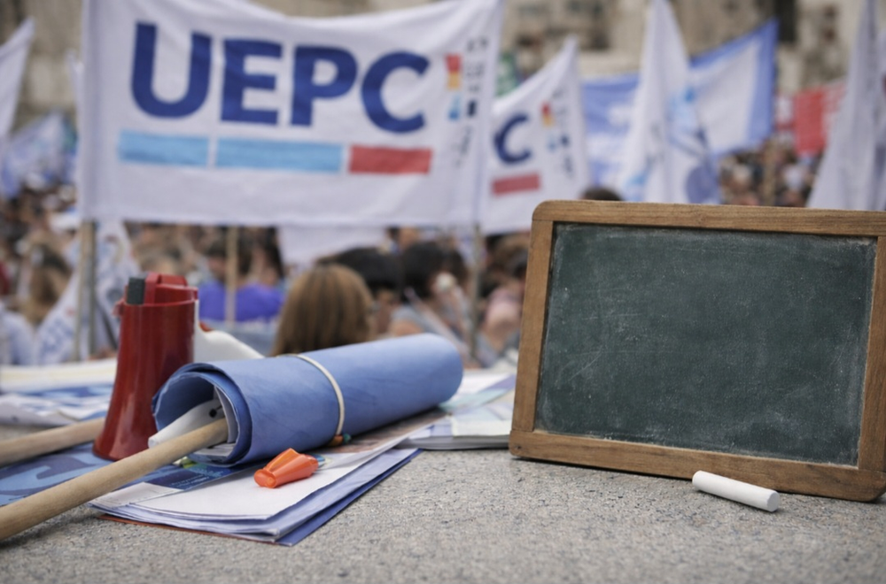 Docentes denuncian “fraude” y explota la interna por la oferta salarial en Córdoba