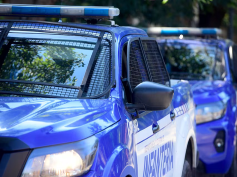 Atacó a su pareja, se atrincheró y amenazó con incendiar la casa